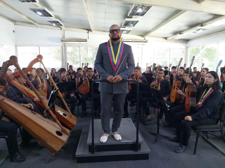 Orquesta Regional Alma Llanera "Don Antonio Torrealba" muestra su talento en concierto bajo la batuta de Jhonal Fernández