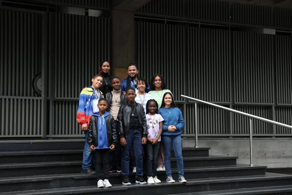 Niños dominicanos se forman en la sede de El Sistema