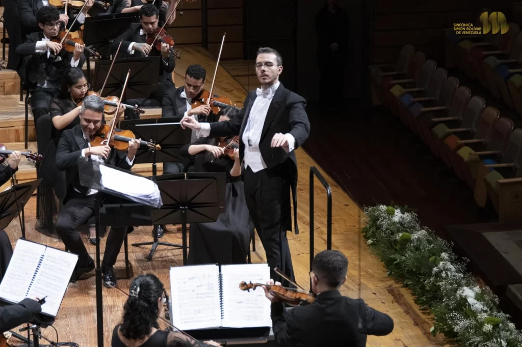 La Sinfónica Simón Bolívar presenta un concierto magistral dedicado a Sibelius maestro Andres David Ascanio