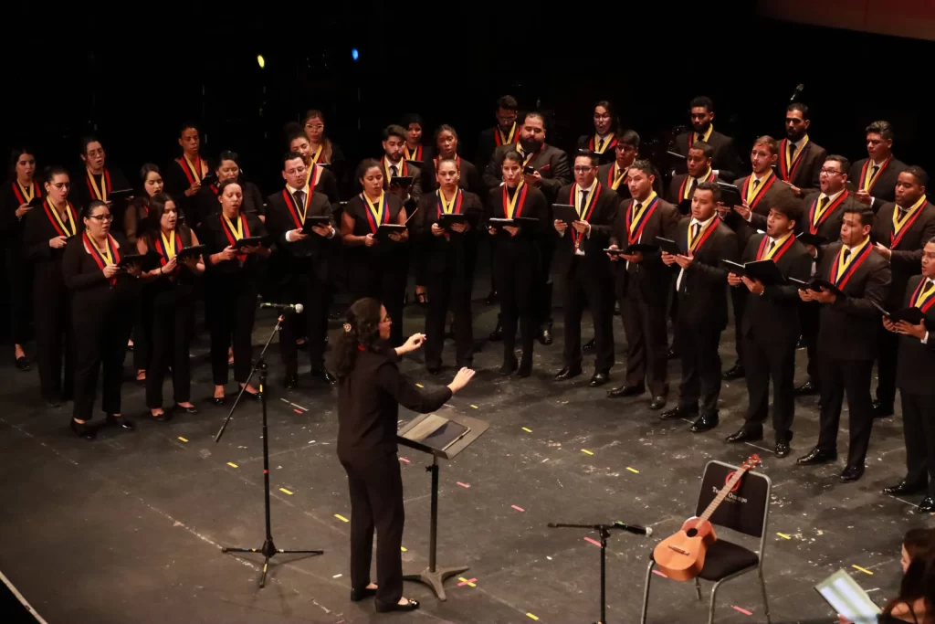 Bajo la dirección de Christian Vásquez culmina exitosa gira de El Sistema en México