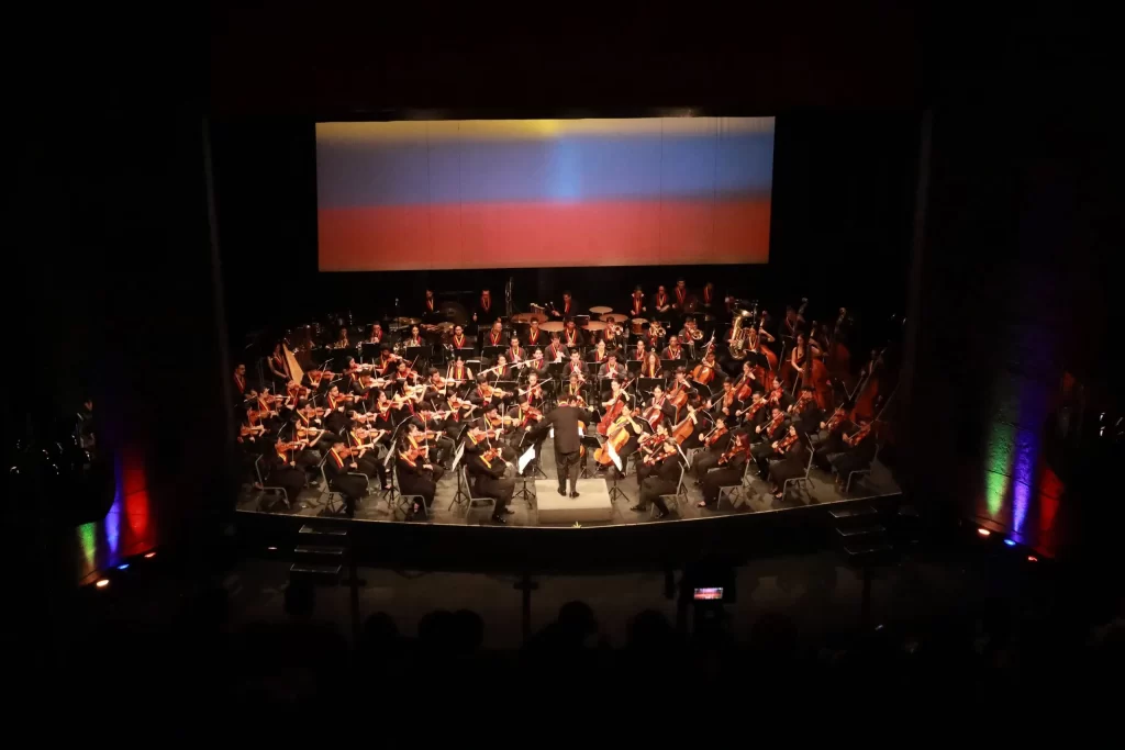 Bajo la dirección de Christian Vásquez culmina exitosa gira de El Sistema en México